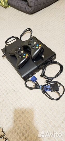 Xbox 360 E, прошитый, 500 GB, 2 джойстика