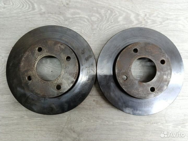 Диск тормозной передний Mitsubishi Colt Z34A 4A90