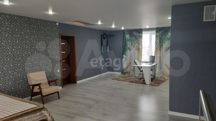 Дом 174 м² на участке 7,5 сот.