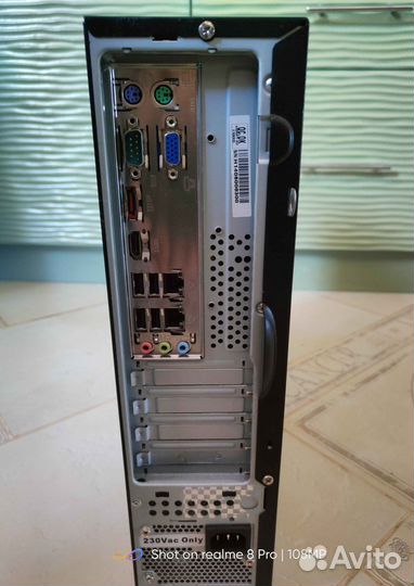 Intel Celeron 1037U, 4Гб, 250гб, HD Graphics
