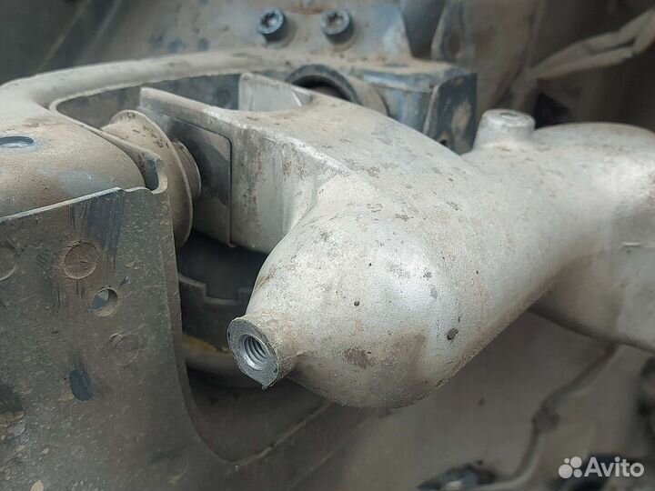 Подушка двигателя правая Peugeot 206