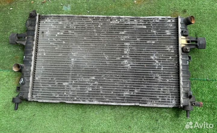 Радиатор (основной) Opel Astra 2005
