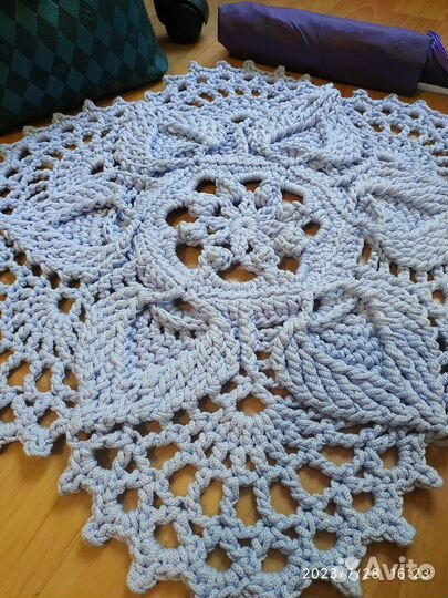 Коврик ручной работы