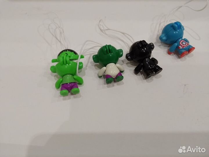 Киндер сюрприз Марвел брелки