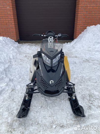 Снегоход SKI-DOO summit X 154 800R etec