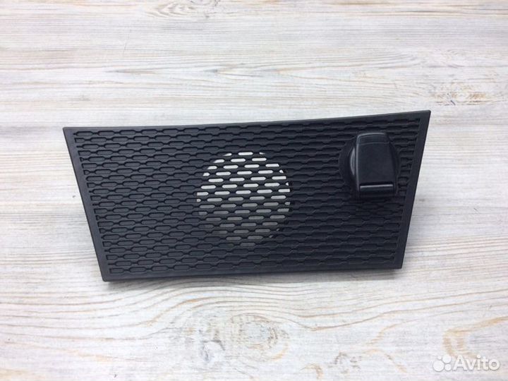 Накладка декоративная Renault Duster пробег