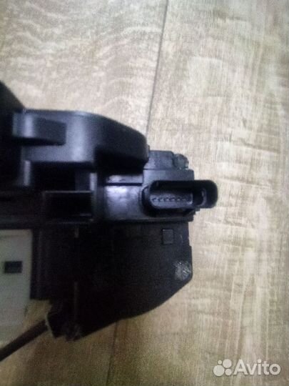 Замок передней правой двери KIA