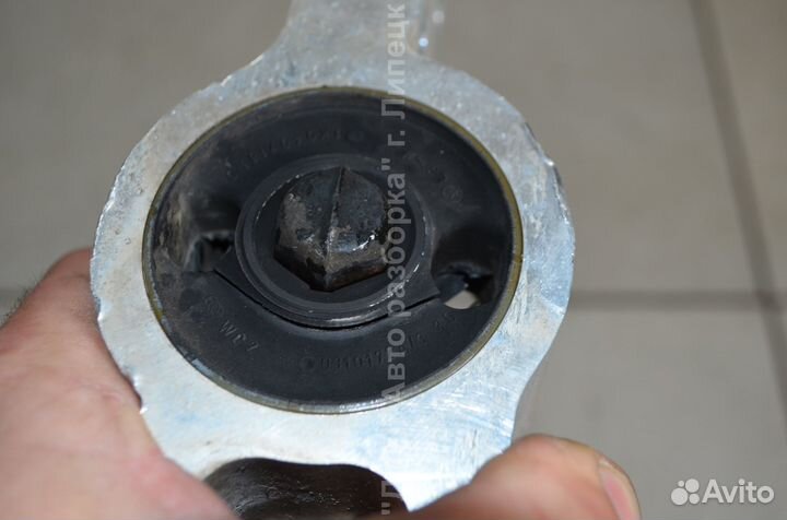 Рычаг передний левый правый Golf 5 Octavia A5 audi