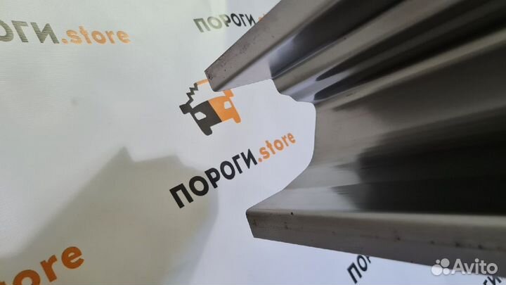 Кузовной порог левый Nissan Presage 1