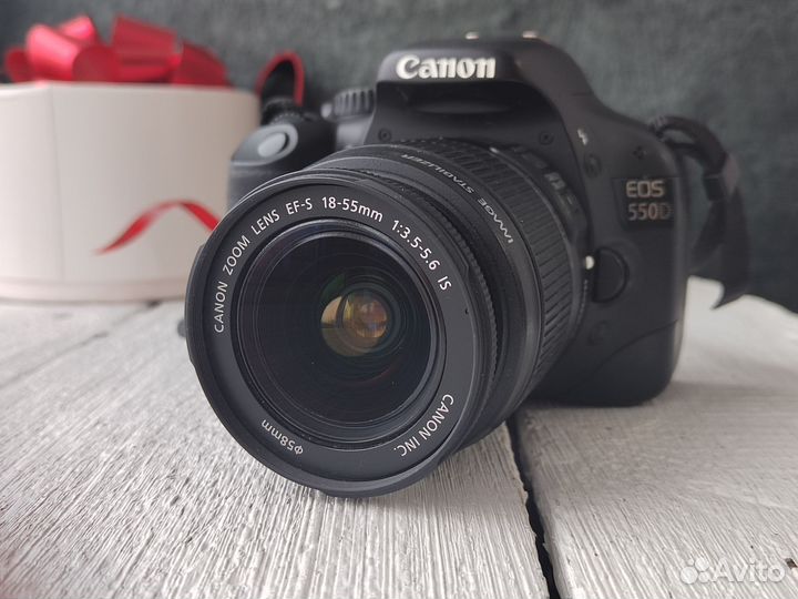 Зеркальный фотоаппарат Canon EOS 550D KIT