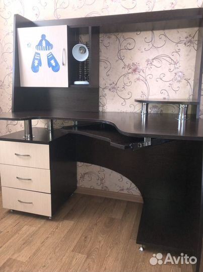 Компьютерный стол