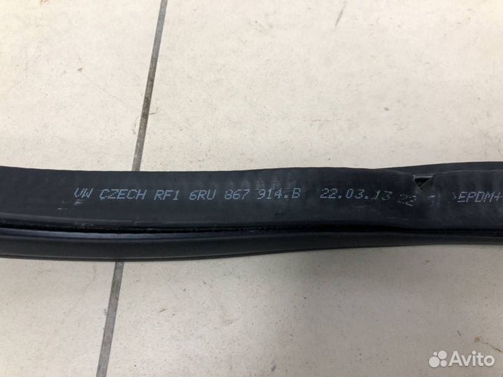 Уплотнитель проема двери задней правой Volkswagen