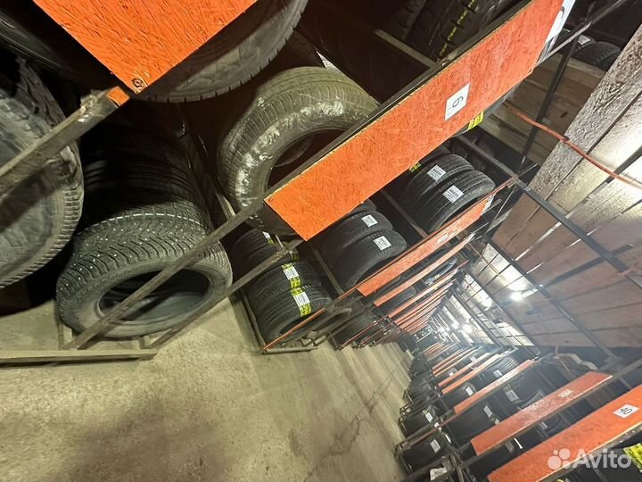 Nokian Tyres Hakkapeliitta 9 SUV 215/60 R17 100T