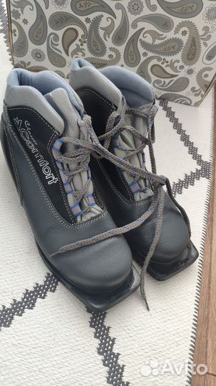 Лыжные ботинки