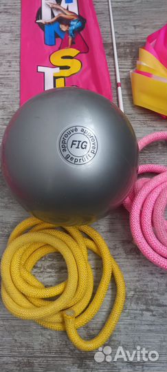 Для гимнастики булавы / палочка с лентой/ мяч