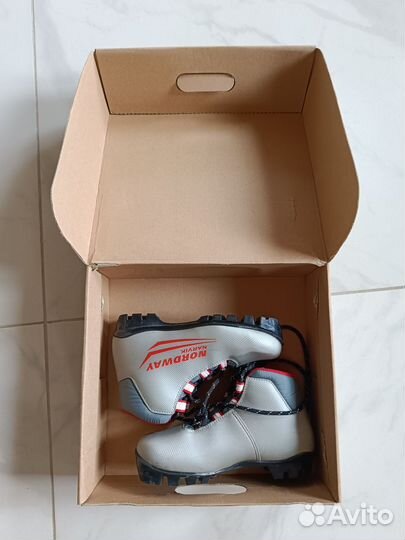Лыжные ботинки