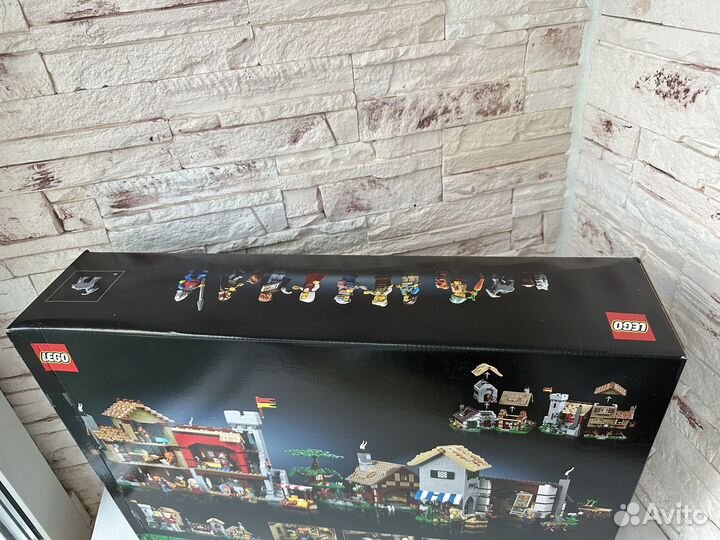 Lego 10332