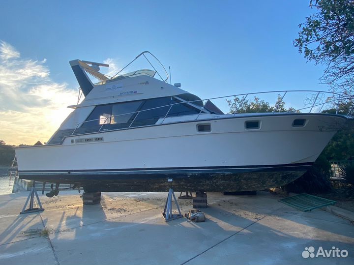 Яхта моторная 12м