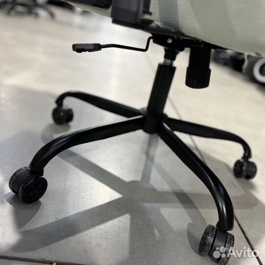 Кресло офисное