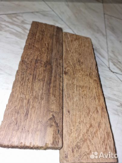 Брусок красного дерева