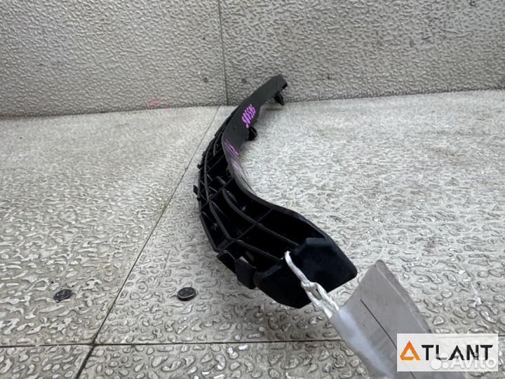 Крепеж бампера задняя правая honda stream