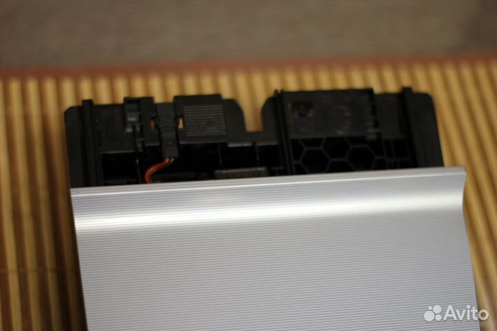 Продаю нишу для телефона Skoda Octavia A7