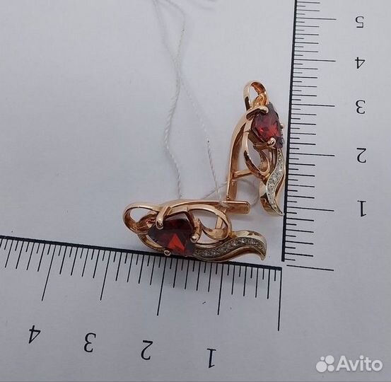 Золотые серьги с фианитом