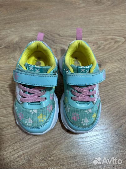 Кроссовки для девочки 23 размер