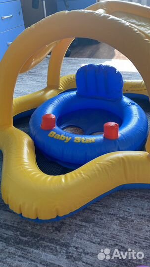 Инвентарь для плавания в бассейне или море