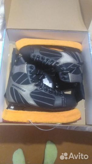Продам коньки 45 размер