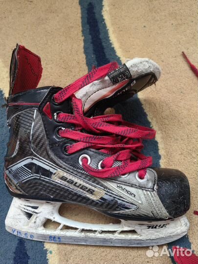 Хоккейные коньки bauer