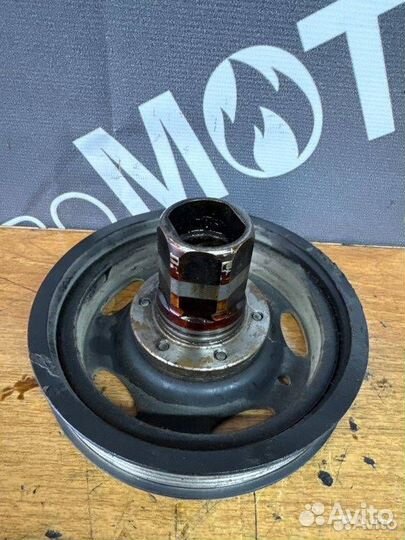 Шкив коленвала Opel Astra H рест. 2012 55571401