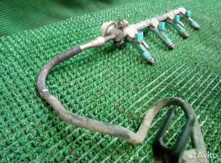 Топливная рампа с форсунками Toyota Rav4 30 ACA3#