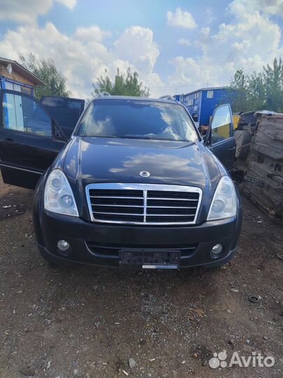 Капот SsangYong Rexton-2