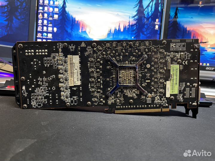 AMD Radeon R9 390 4GB 256bit