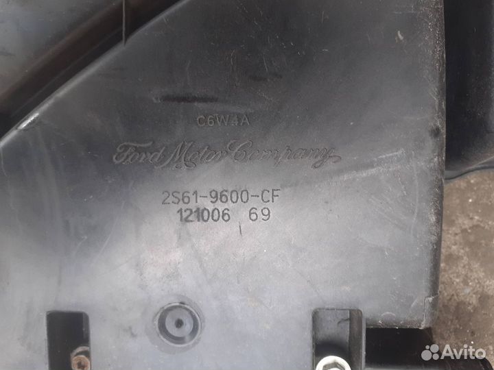 Корпус воздушного фильтра Ford Fusion 2002-2012