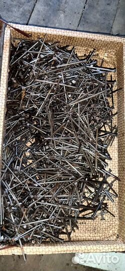 Гвозди СССР в старинном чемодане