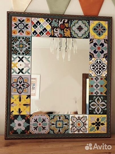 Зеркало из плиток с росписью ручная работа