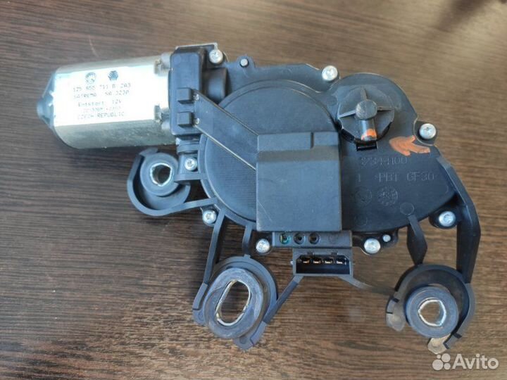 Моторчик стеклоочистителя задний Skoda Octavia II