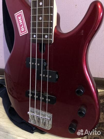 Бас гитара Yamaha