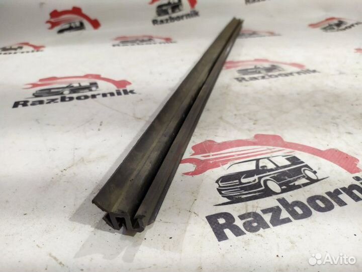 Уплотнитель стекла двери Mercedes Vito W639 2.1D