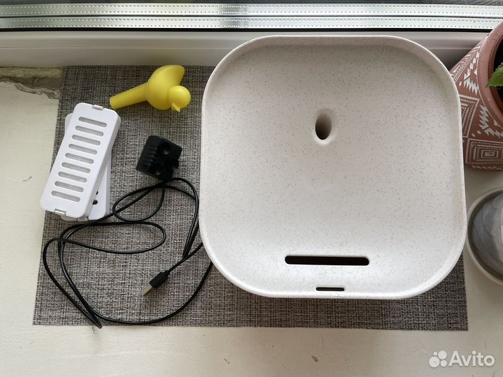 Фонтан поилка для кошек