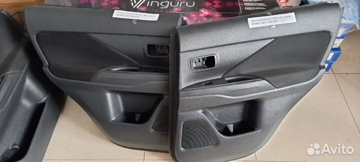 Обшивка двери Мицубиcи Аутлендер 3 2012