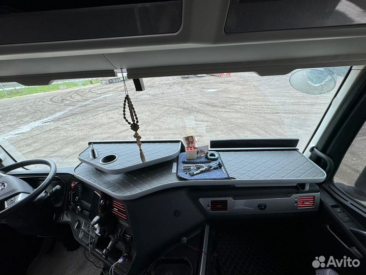 Полка столик на фав FAW J7 JH6