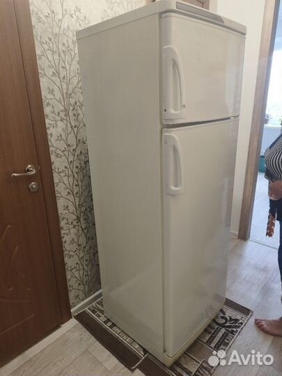 Холодильник бу stinol