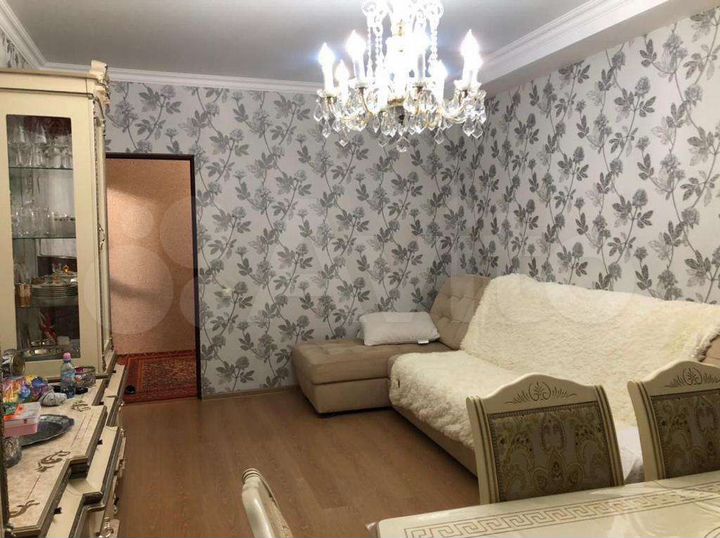 2-к. квартира, 70 м², 2/5 эт.