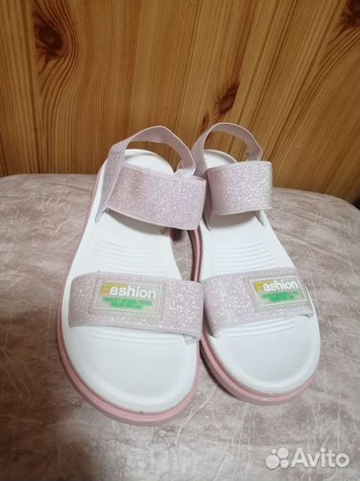 Босоножки для девочки