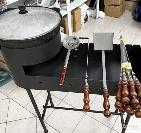 Мангал с подказанником 8-10л