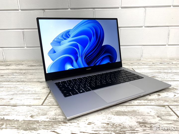 Мощный Ультрабук Huawei NBD-WDI9