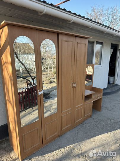 Стенка в спальню